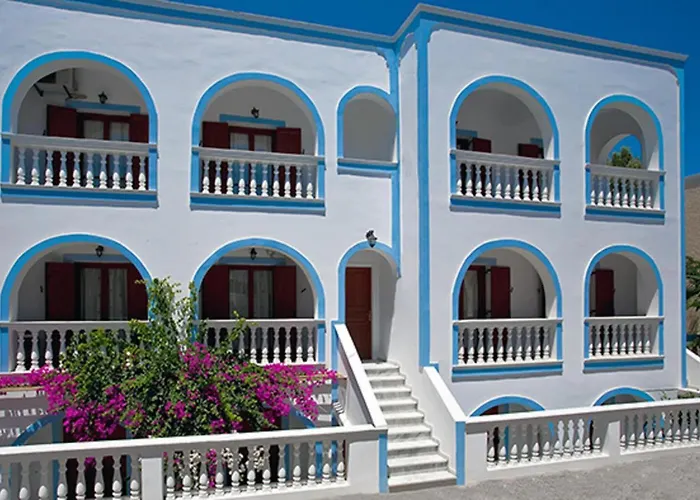 Finikas Santorini