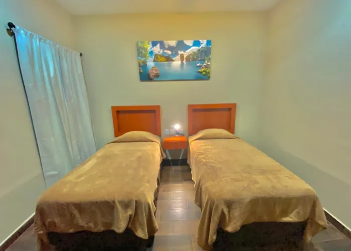 La Lola Hotel & Suites