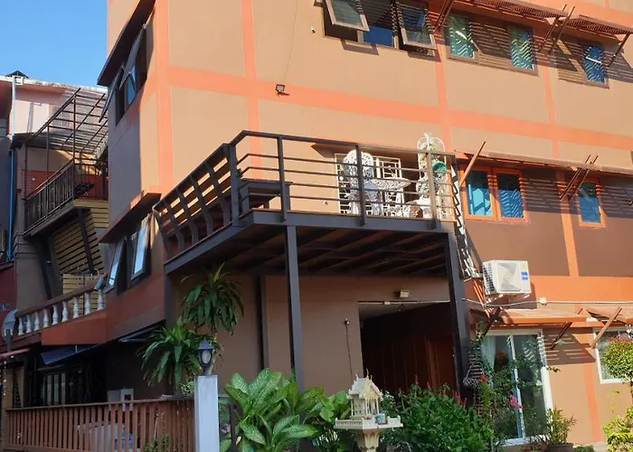 Little Guest House Hotel