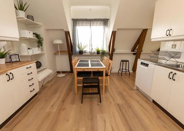 Alyhr Apartments