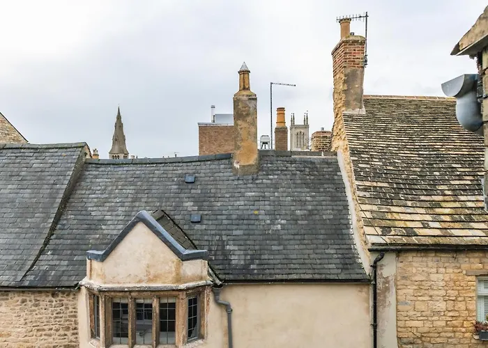 Number 6 Stamford - Boutique Grade II Listed Townhouse