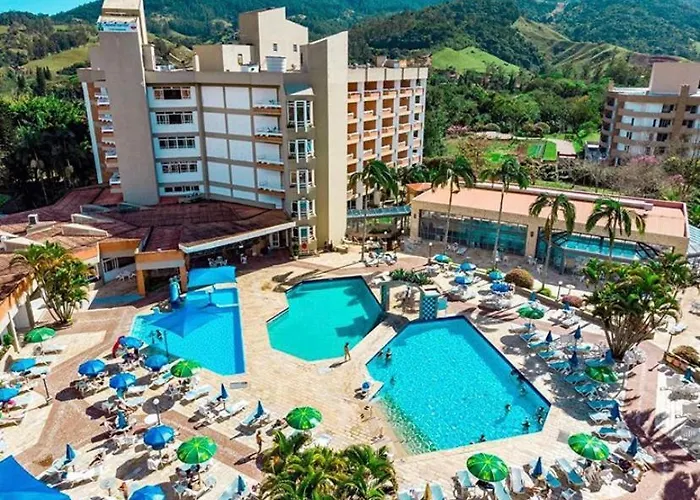 Flats termais em condomínio Apart Hotel de águas termais