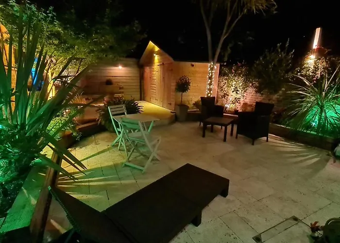Cottage Grove Homestay Rooms