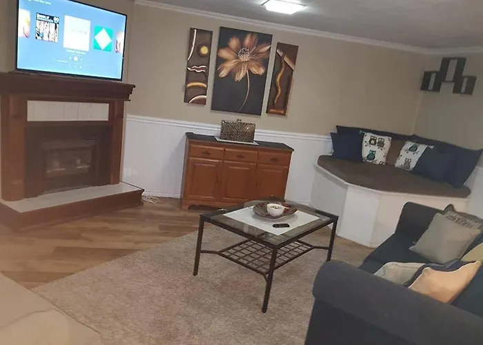 Sarnia'S Hidden Gem - 3 Br/2 Ba By College/Hwy/Arena