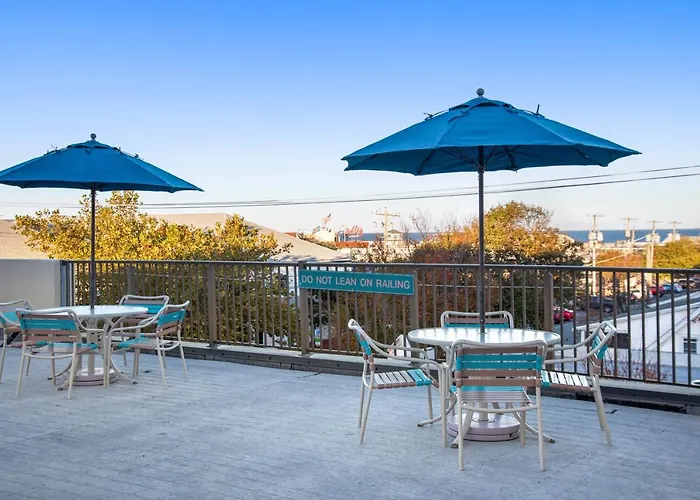 Brighton Suites Hotel