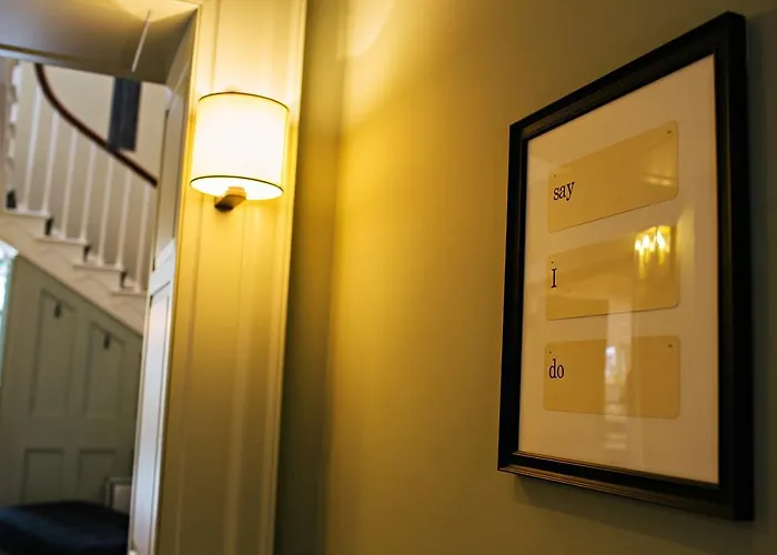 Houndgate Townhouse