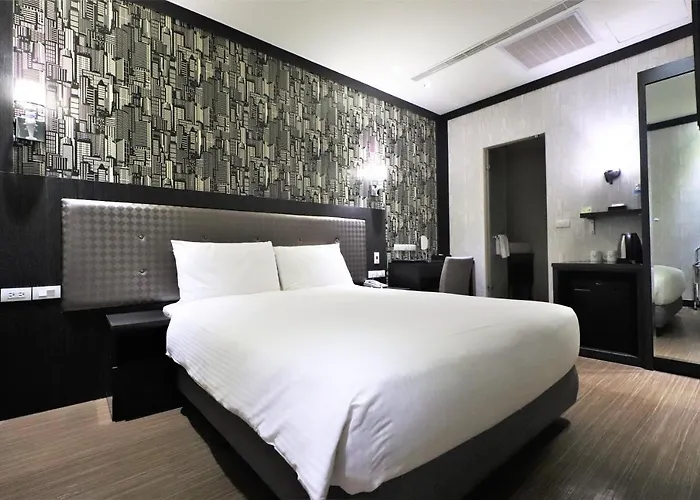 J-Hotel