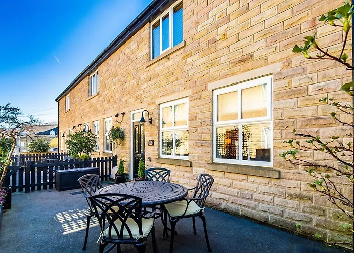 Buxton Centre Cosy Cottage With Free Secure Parking
