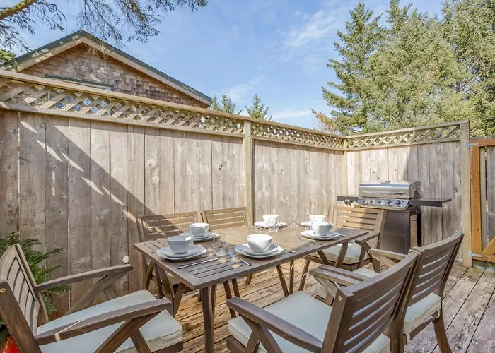 Puffin Hollow - Meredith Lodging