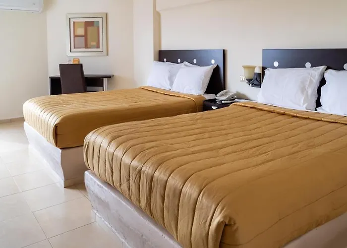 Hotel Plaza Del Sol
