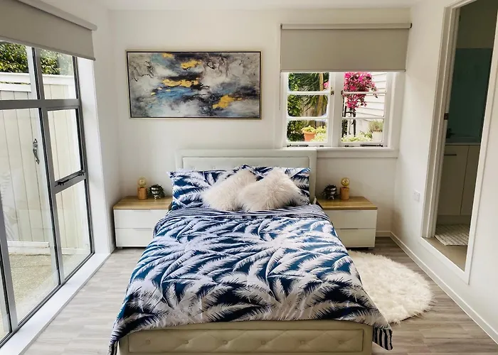 Takapuna Guest House