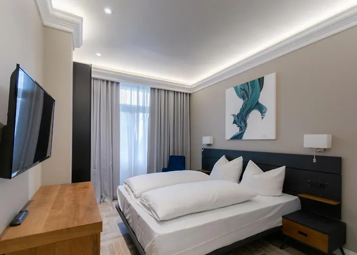 2H Horizon Hotel