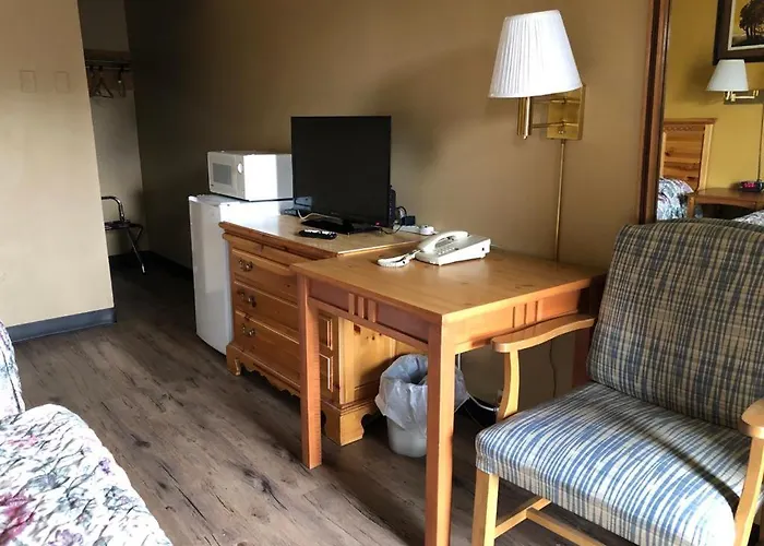 Knights Inn - Baker City