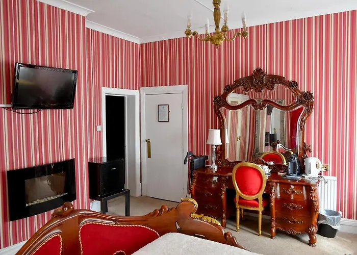 The Hotel Commodore