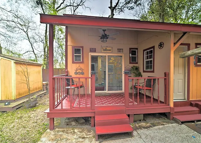 Spacious Conroe Home W/ Foosball & Pool Table!