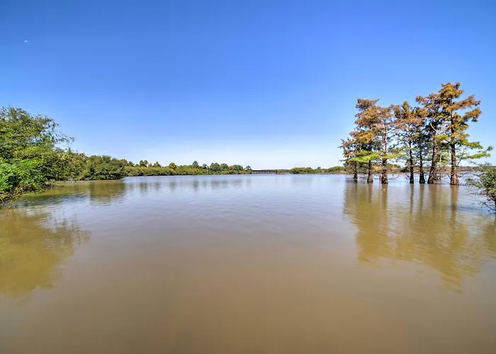 Grenada Lake Cabin: Fishing & Fox Hunting Retreat!