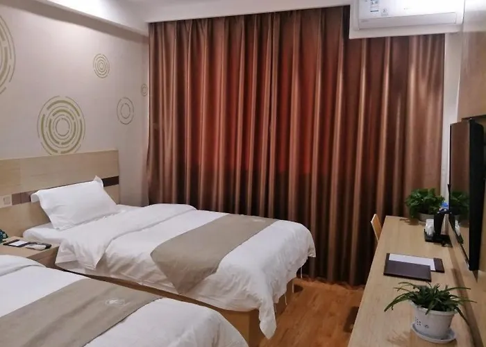 Greentree Inn Henan Shangqiu Liangyuan District Railway Station Express Hotel