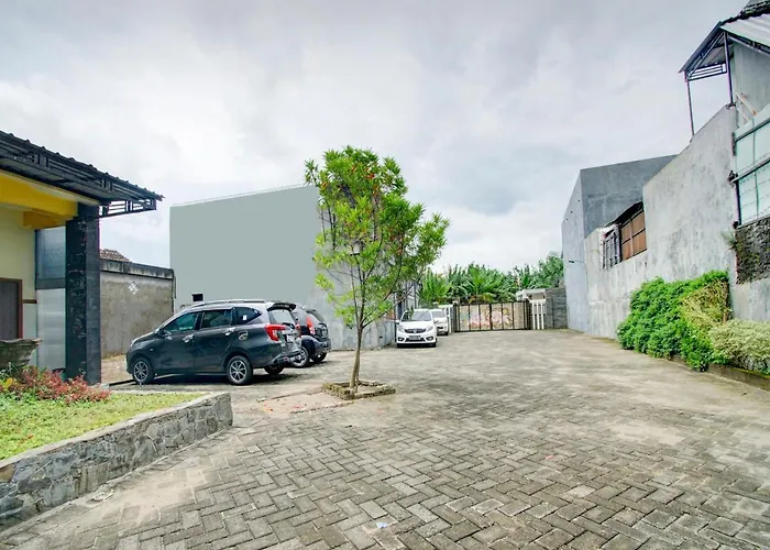 Hp Residence Mitra Reddoorz Near Alun Alun Kediri