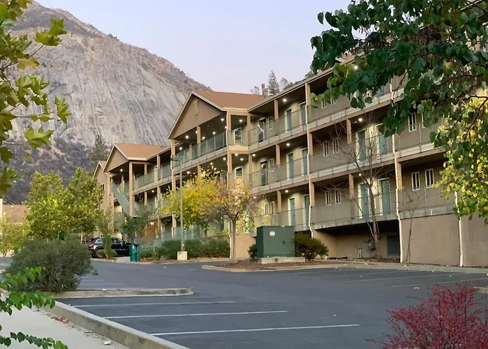 Yosemite View Lodge