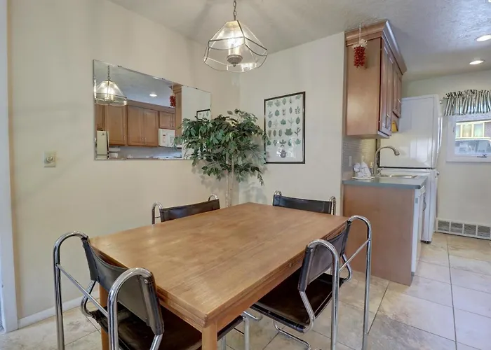 Cc42 Chateau Claire Condo