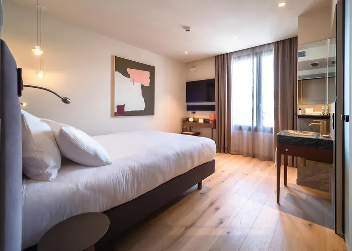 Hebe Hotel