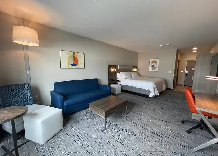 Holiday Inn Express & Suites - Ft. Smith - Airport By Ihg
