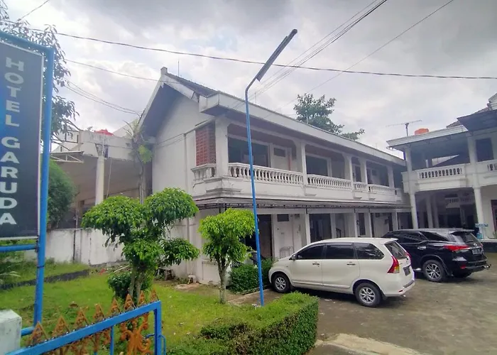 Hotel Garuda Syariah Near Alun Alun Banjarnegara