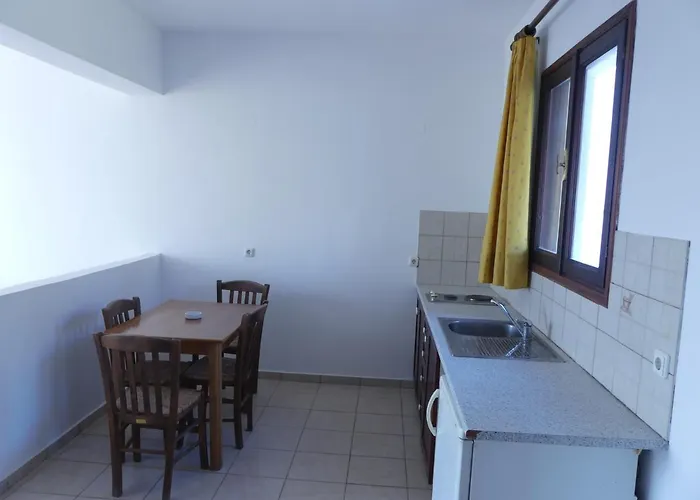 Marianthi Studios & Apartments