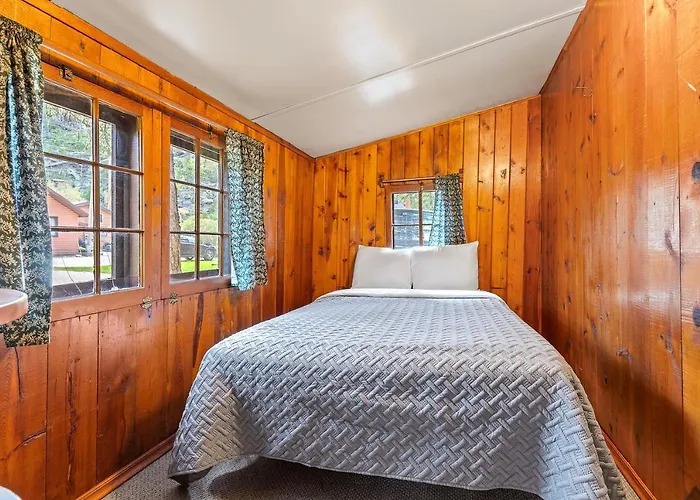 Harney Camp Cabins