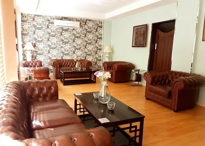 Al Ghubrah Plaza Hotel