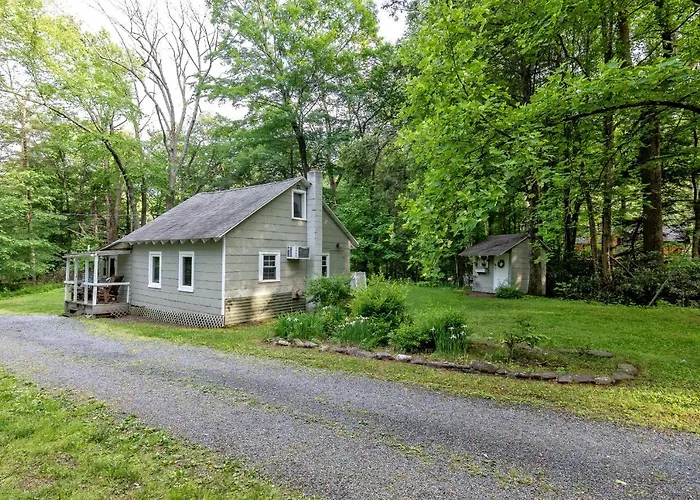 Camelback Cottage - On One Acre & Near Local Attractions