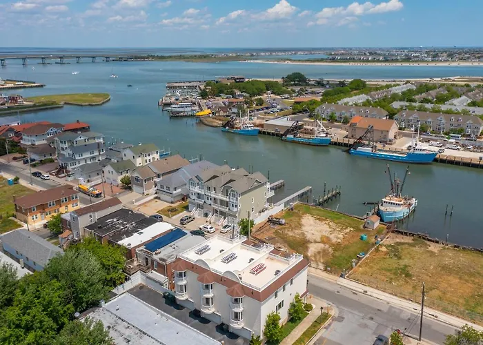 ❤️ The Top End Townhomes With Stunning Views On One-Of-A-Kind Rooftop Deck! Wow!