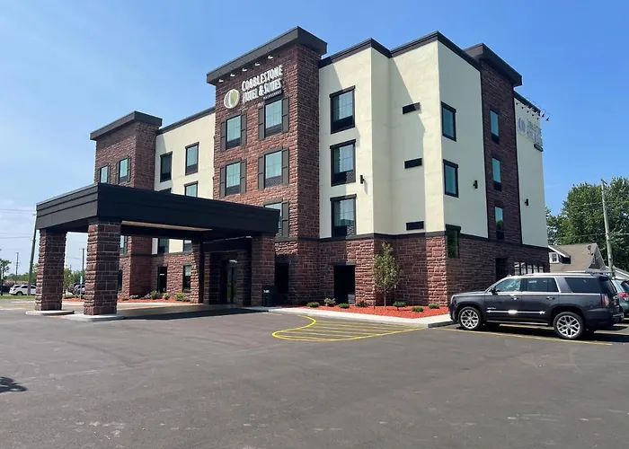 Cobblestone Hotel & Suites - Little Chute