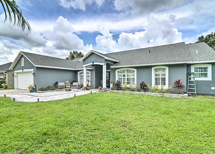 Florida Family Home W/ Dock On Saw Mill Lake!