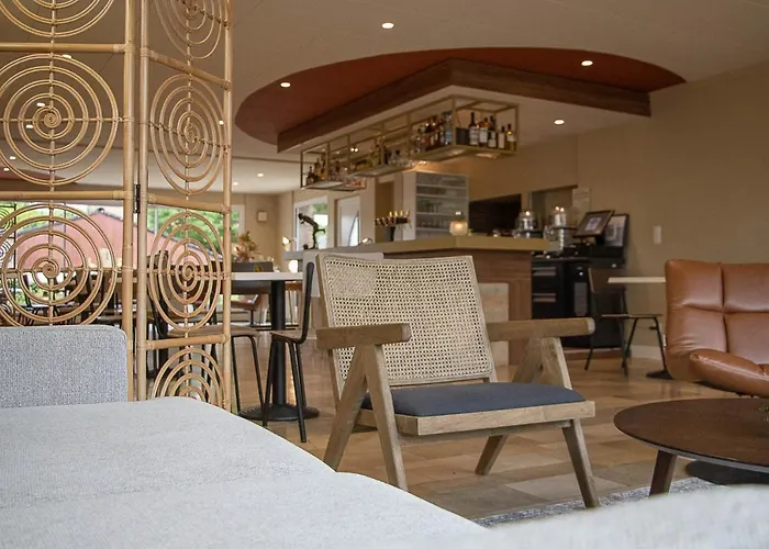 Logis Hotel & Restaurant - Le Relais De Montigny