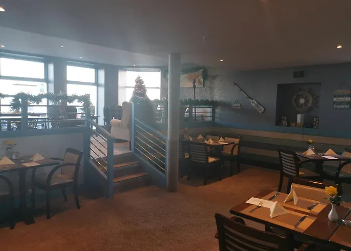 Marine Hotel