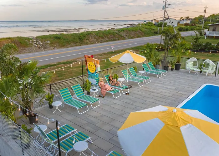 Rye Motor Inn - Oceanfront, Walk To Beach (Adults Only)