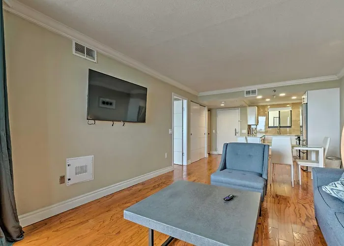Modern Waterfront Hudson Condo W/ Resort Pool!