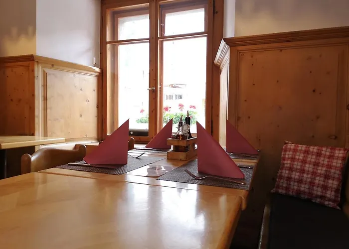 Historisches Hotel Piz Ela Berguen