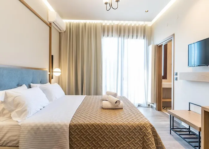 Lydia Suites And Rooms