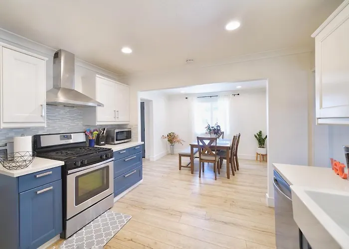 @ Marbella Lane - Vibrant 4Br Rwc Ldry + P
