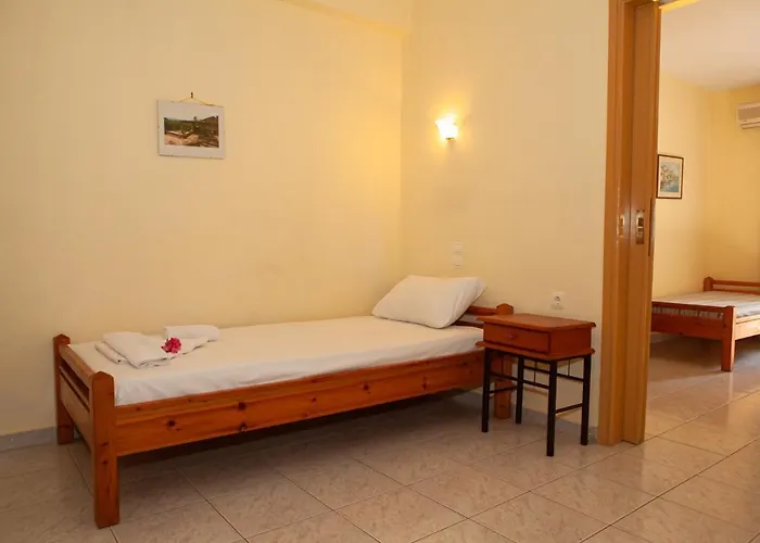 Hotel Loula Rooms And Apartments