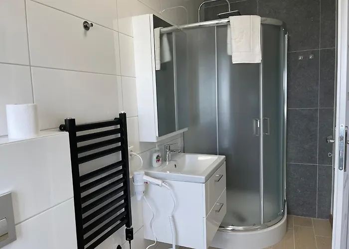 Helgrindur Guesthouse