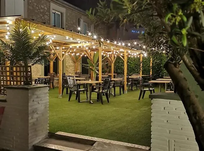 Hotel Les Glycines
