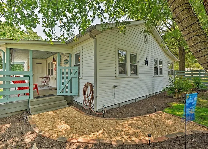 'The Blue Crab Cottage' - 3 Blocks From The Beach!