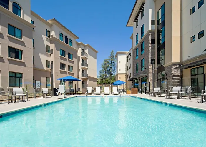 Holiday Inn Express & Suites - Valencia - Santa Clarita By Ihg