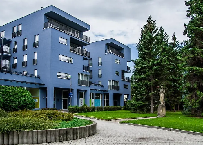 Hotel 99