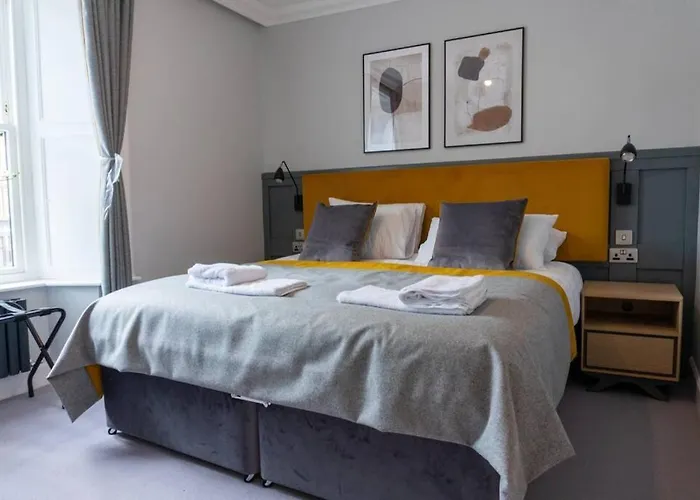 Argyle Square Apartment