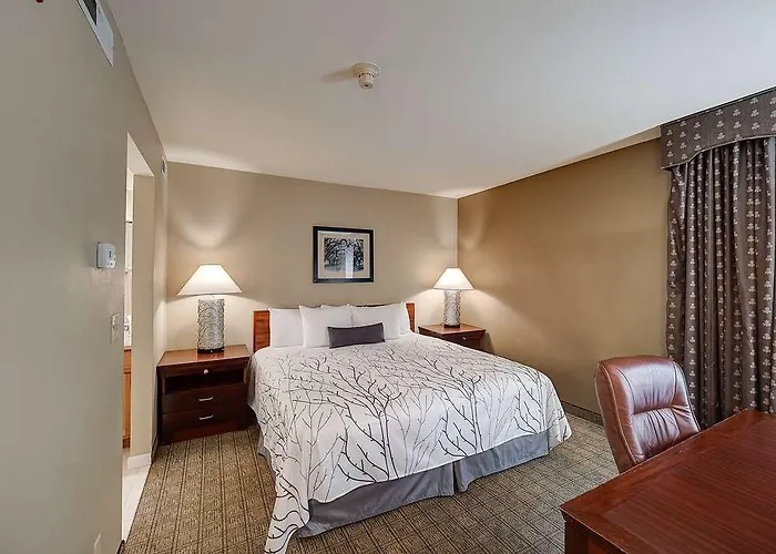 Eastland Suites Hotel & Confer