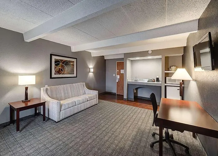 Eastland Suites Hotel & Confer